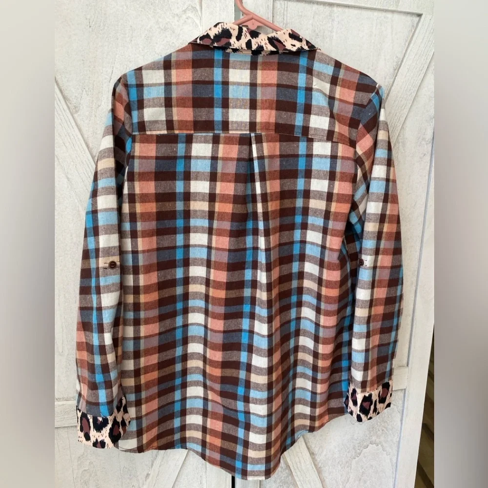 Western Plaid & Leopard Trim Button Down Top Womens Medium Coastal Cowgirl NEW - Picture 6 of 8